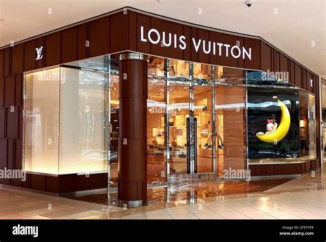 louis vuitton store aventura mall.